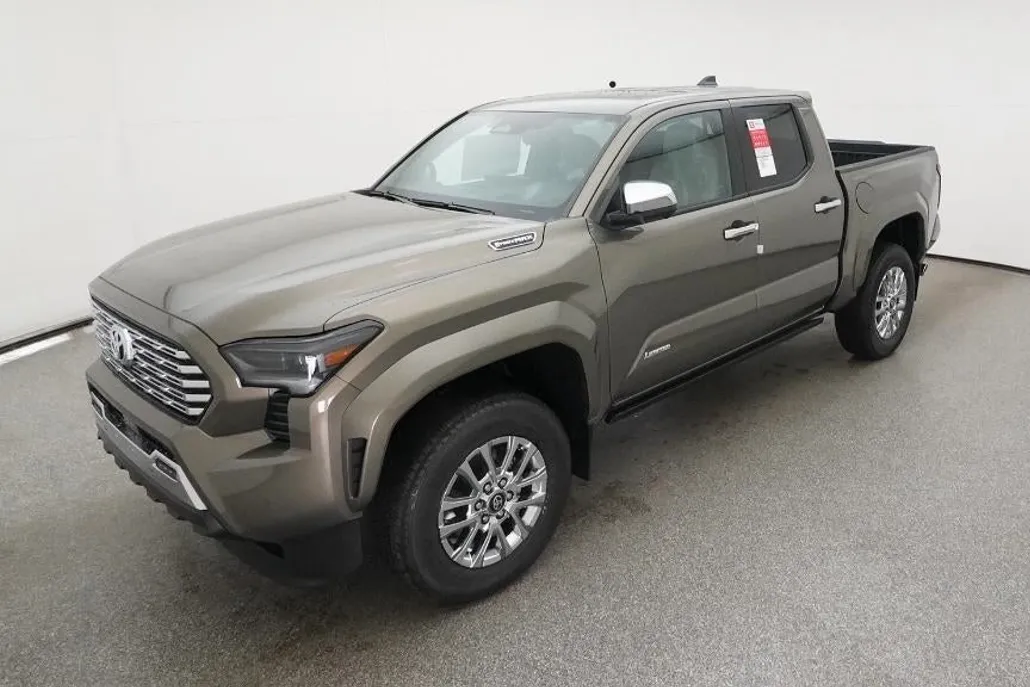 2025 Toyota Tacoma photo 1