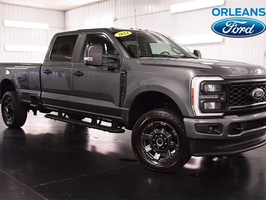 2024 Ford F-350 photo 1