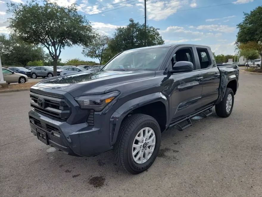 2025 Toyota Tacoma SR5 photo 1