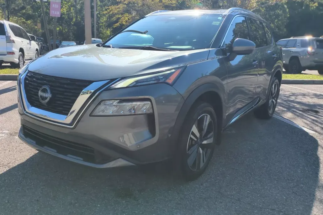 2023 Nissan Rogue SL photo 1