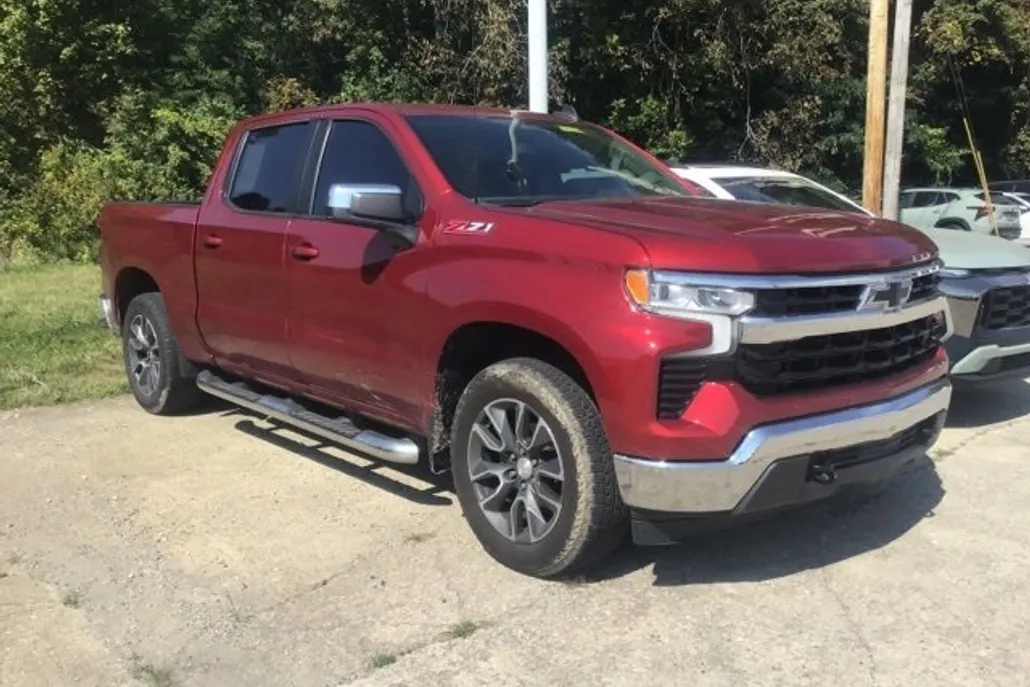 2022 Chevrolet Silverado 1500 LT photo 1