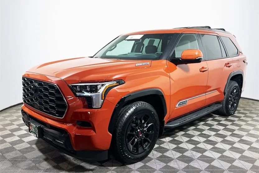 2025 Toyota Sequoia Platinum photo 1
