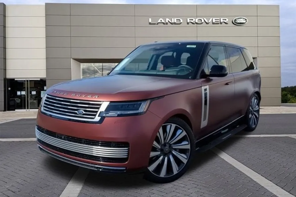 2024 Land Rover Range Rover SV photo 1