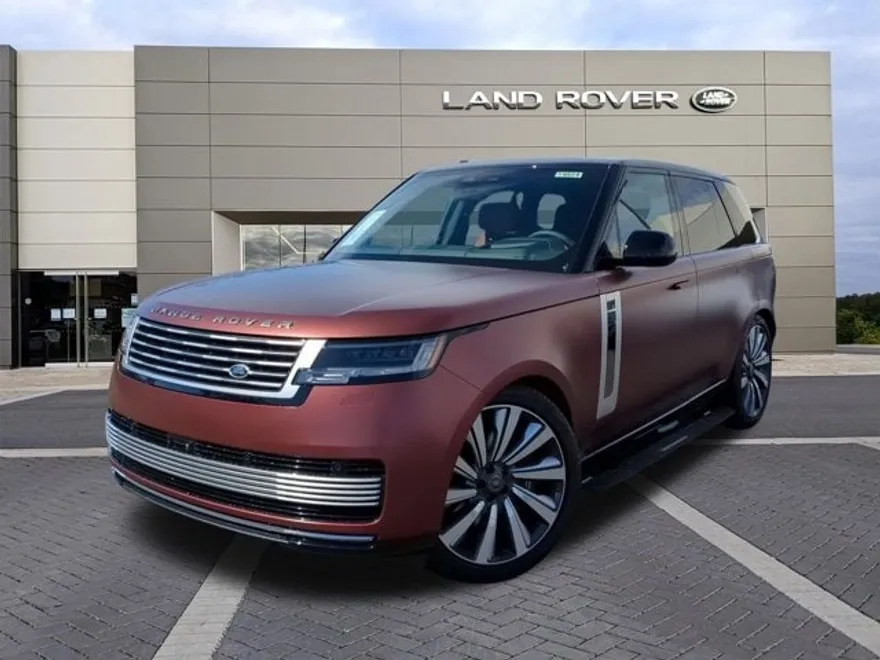 2024 Land Rover Range Rover SV photo 1