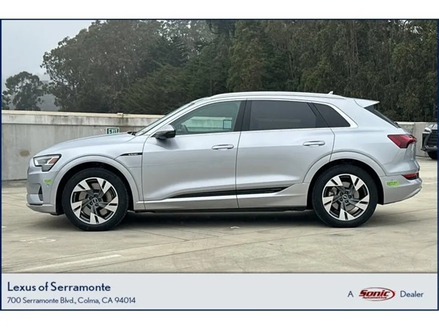 2023 Audi e-tron Premium Plus photo 1