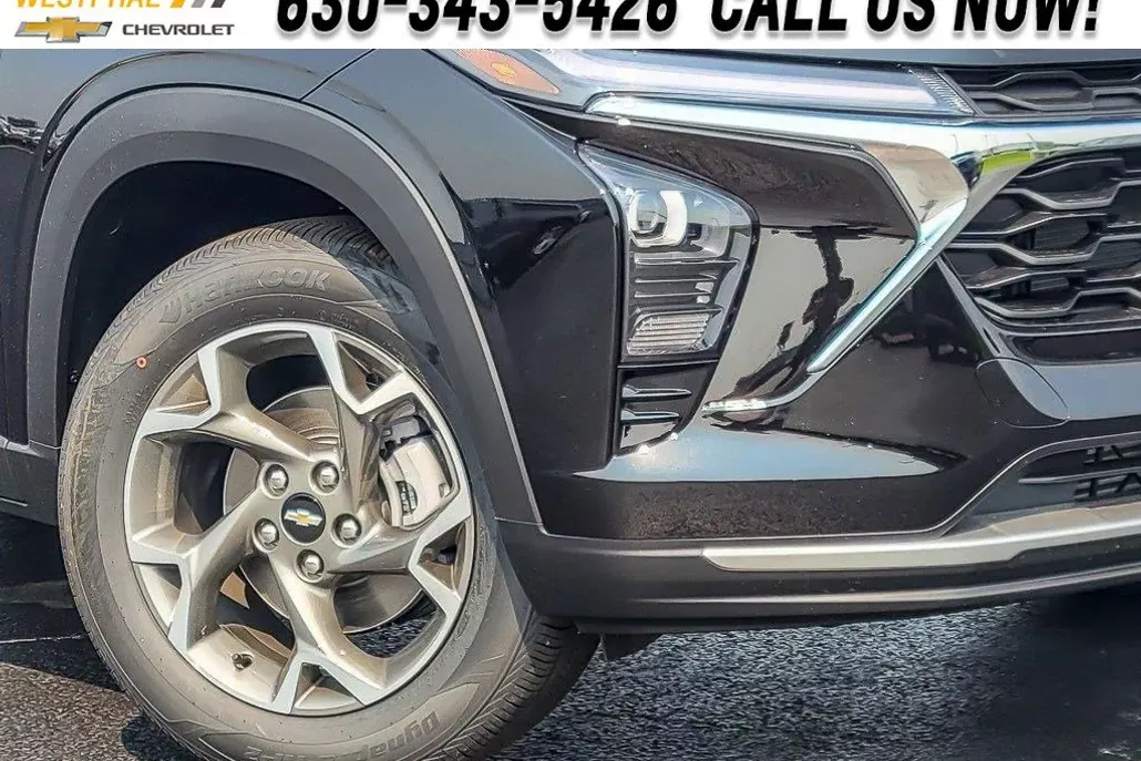 2025 Chevrolet Trax LT photo 1