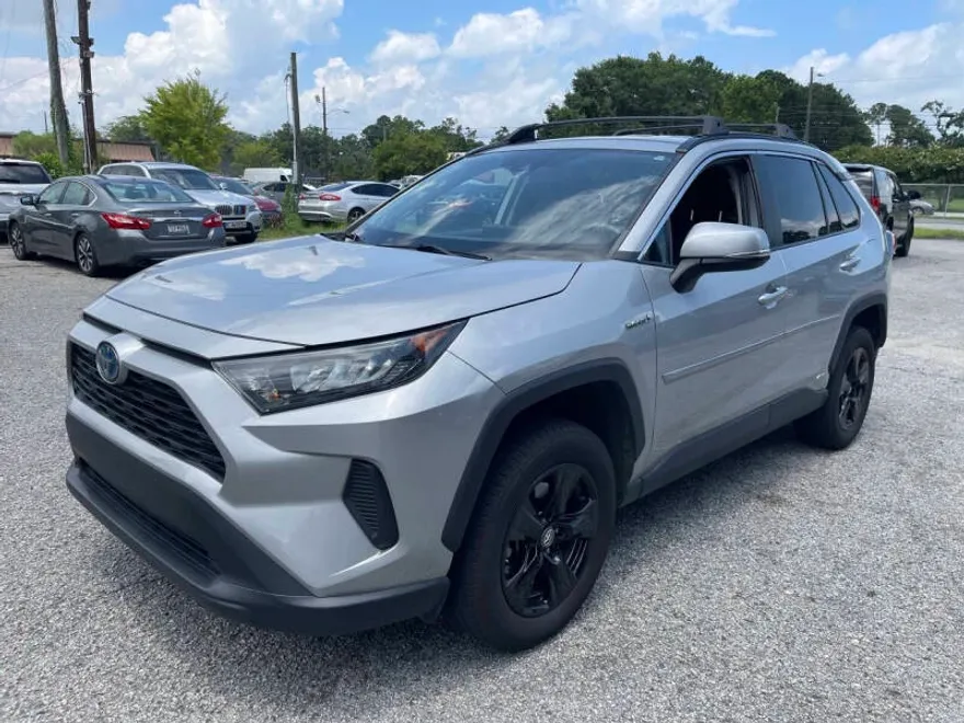 2020 Toyota RAV4 Hybrid LE photo 1