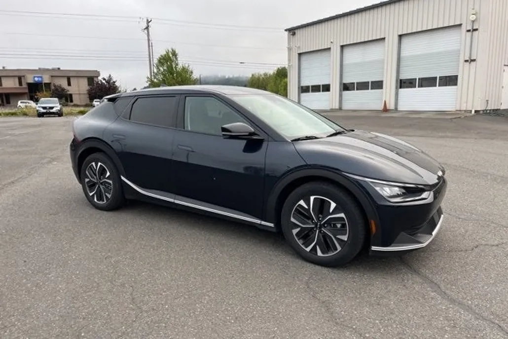 2023 Kia EV6 Light photo 1