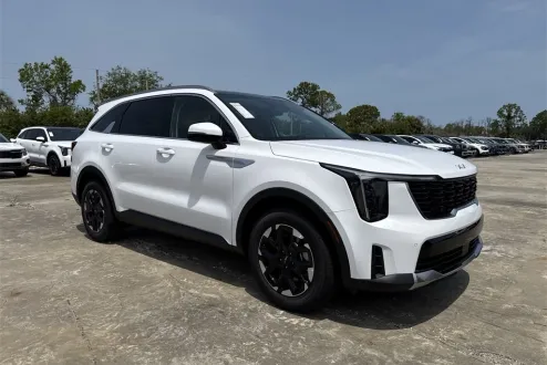 2025 Kia Sorento S photo 2