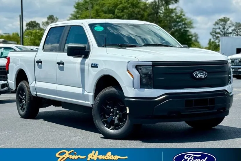 2025 Ford F-150 Lightning photo 1