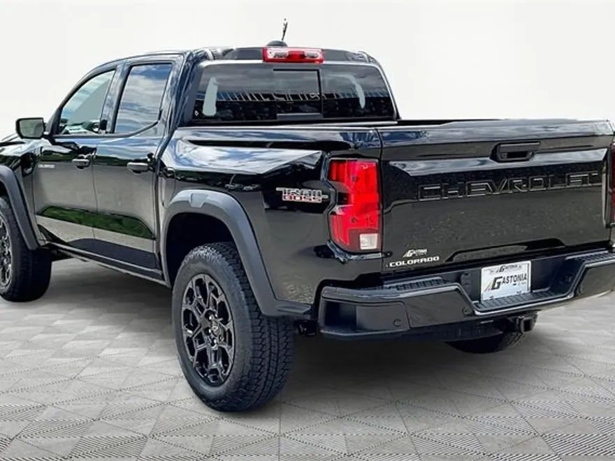 2026 Chevrolet Colorado Trail Boss photo 1