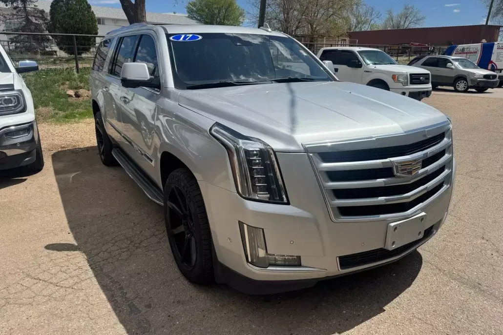 2017 Cadillac Escalade ESV Luxury photo 1