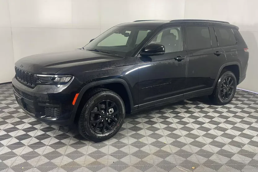 2022 Jeep Grand Cherokee Altitude photo 1