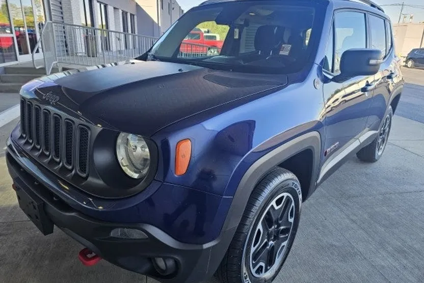2016 Jeep Renegade Trailhawk photo 1
