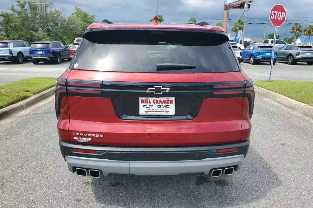 2026 Chevrolet Traverse photo 1