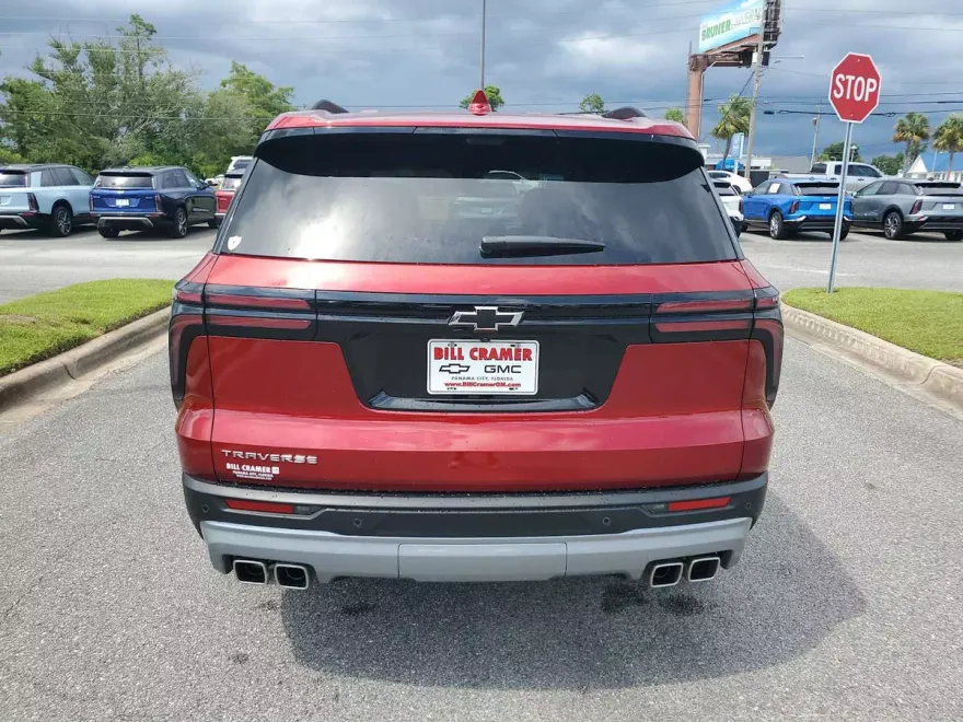 2026 Chevrolet Traverse photo 1