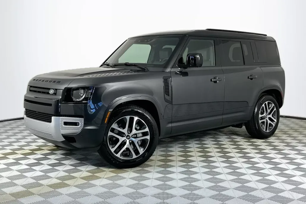 2025 Land Rover Defender 110 S photo 1