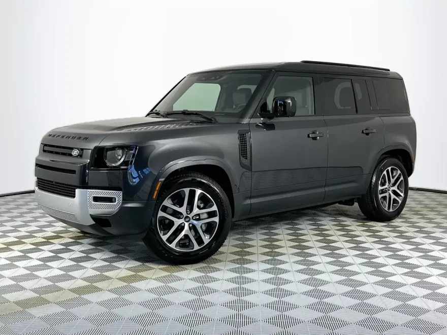 2025 Land Rover Defender 110 S photo 1