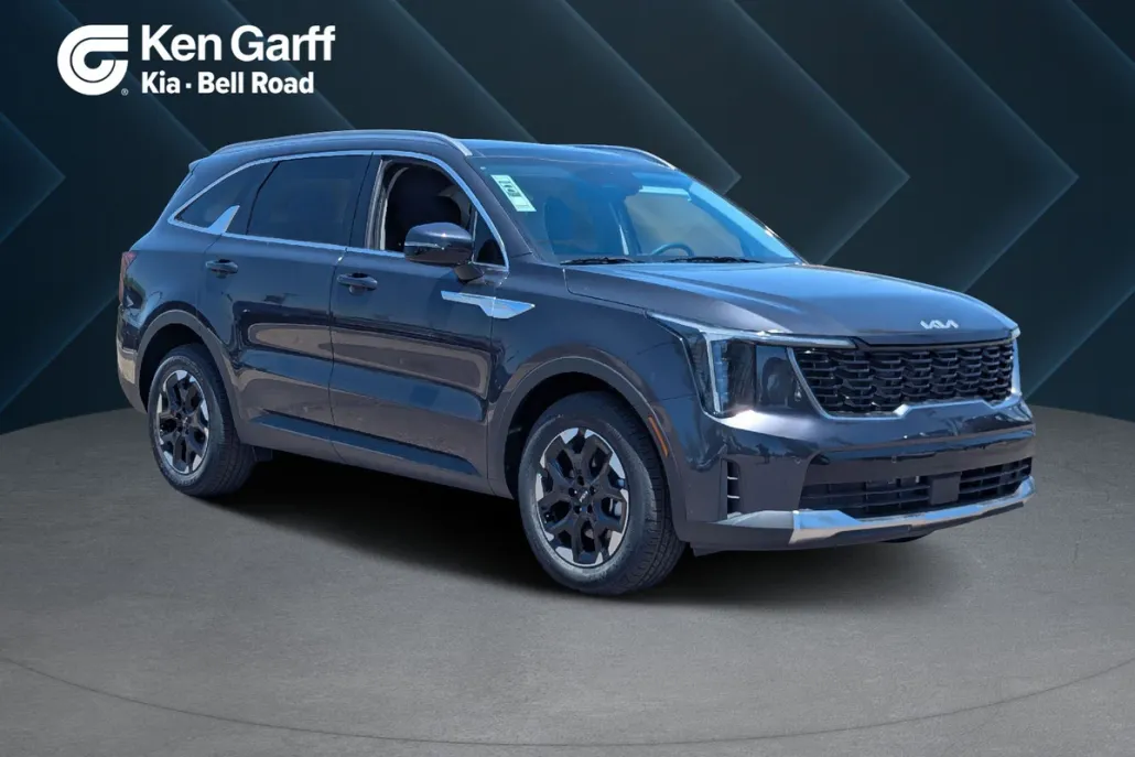 2025 Kia Sorento S photo 1