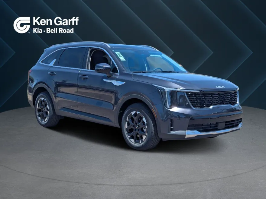 2025 Kia Sorento S photo 1