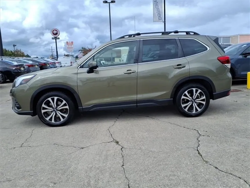 2023 Subaru Forester Limited photo 1