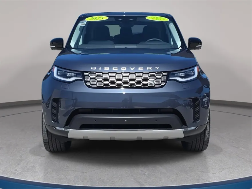 2025 Land Rover Discovery S photo 1