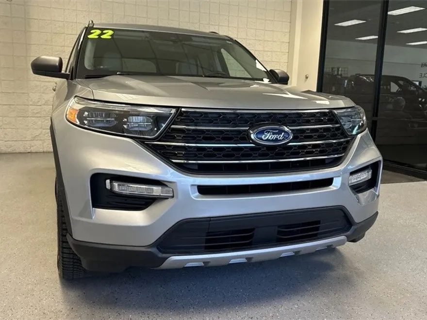 2022 Ford Explorer XLT photo 1