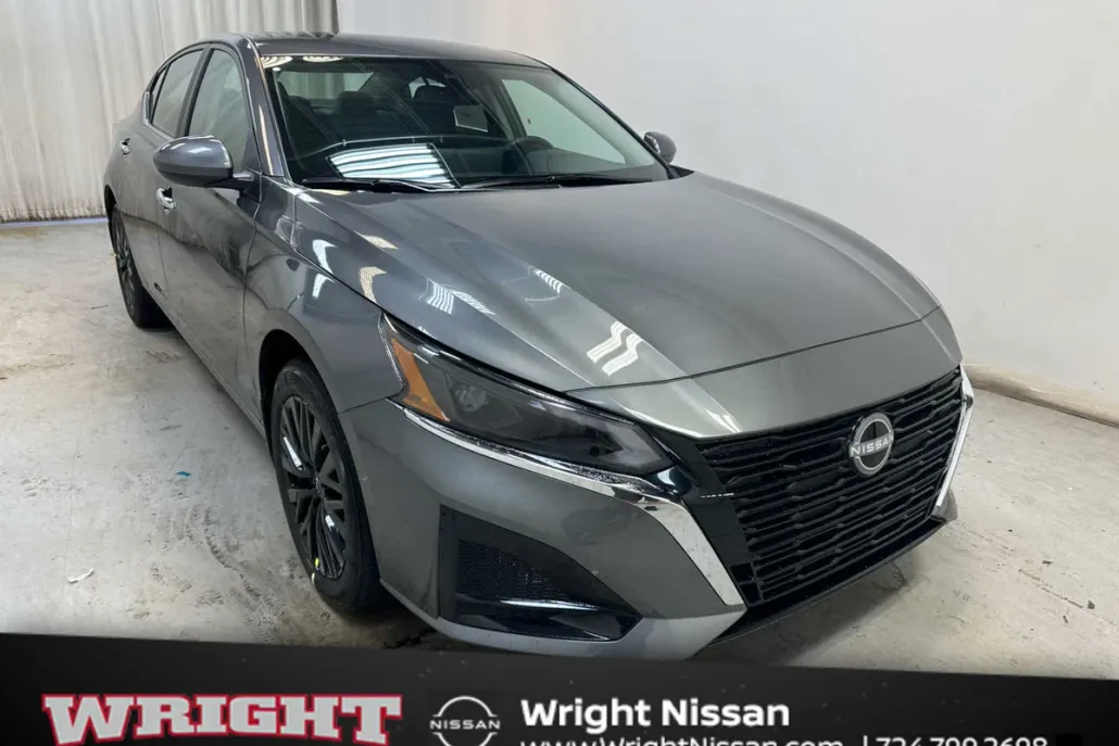 2025 Nissan Altima SV photo 1