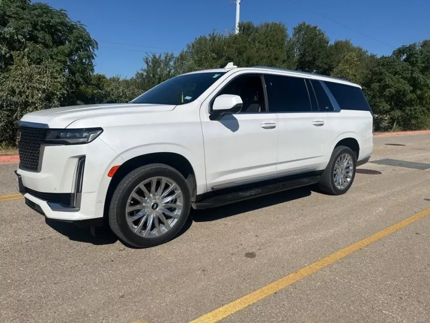 2023 Cadillac Escalade ESV Premium Luxury photo 1