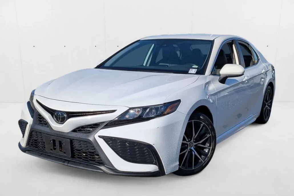 2021 Toyota Camry SE photo 1
