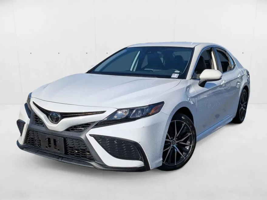 2021 Toyota Camry SE photo 1
