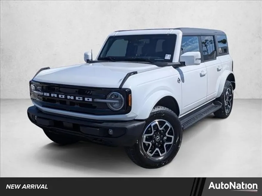 2025 Ford Bronco Outer Banks photo 1