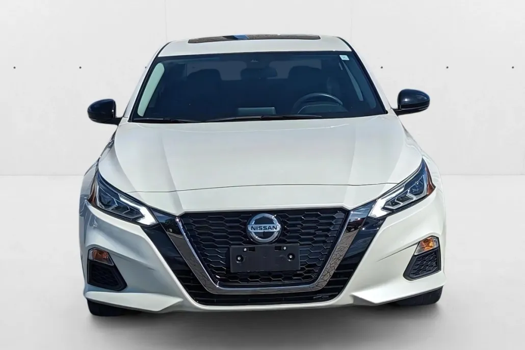 2020 Nissan Altima 2.5 SR photo 1