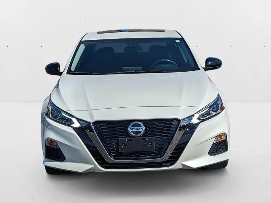2020 Nissan Altima 2.5 SR photo 1