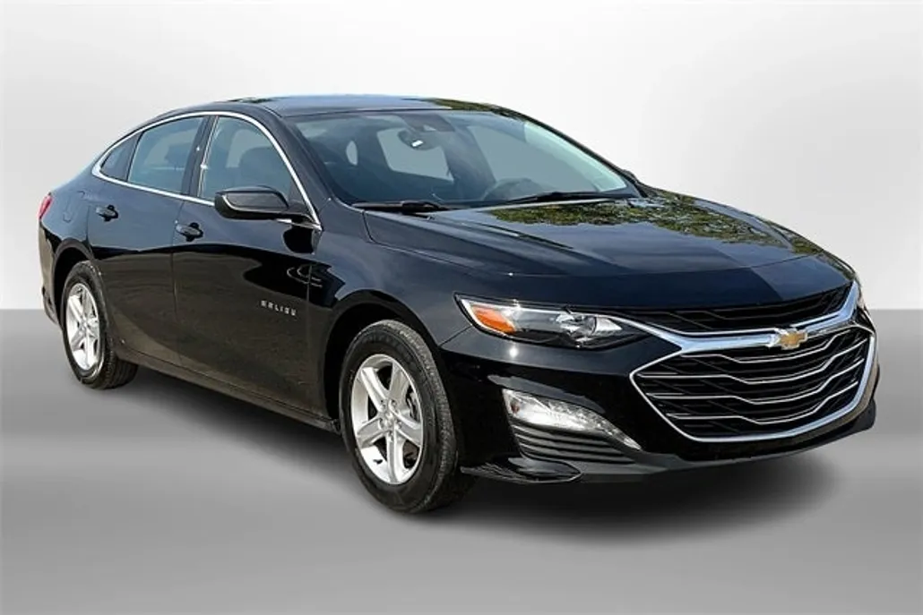 2024 Chevrolet Malibu 1LT photo 1