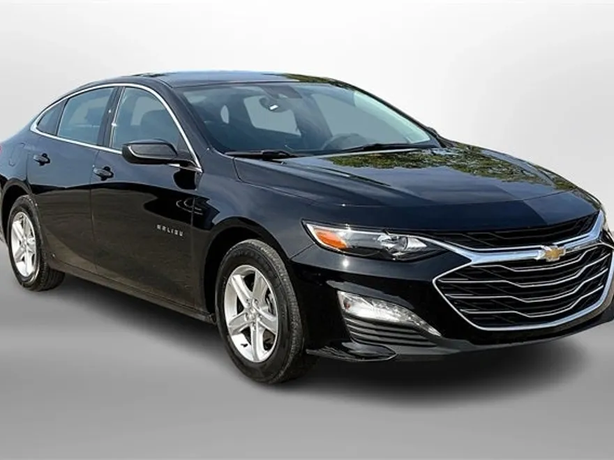 2024 Chevrolet Malibu 1LT photo 1