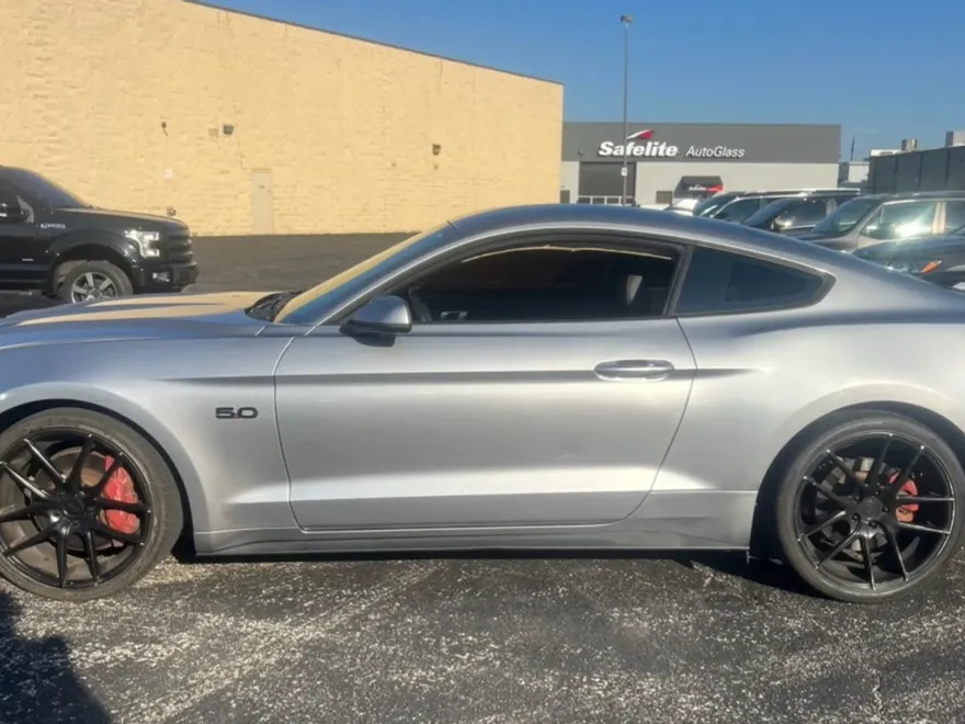 2021 Ford Mustang GT Premium photo 1