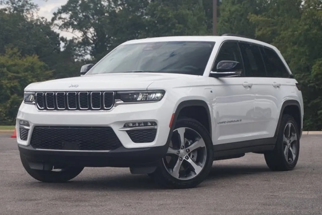 2023 Jeep Cherokee 4xe photo 1