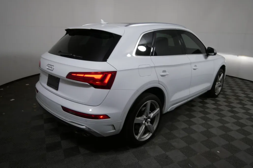 2022 Audi SQ5 Premium Plus photo 1