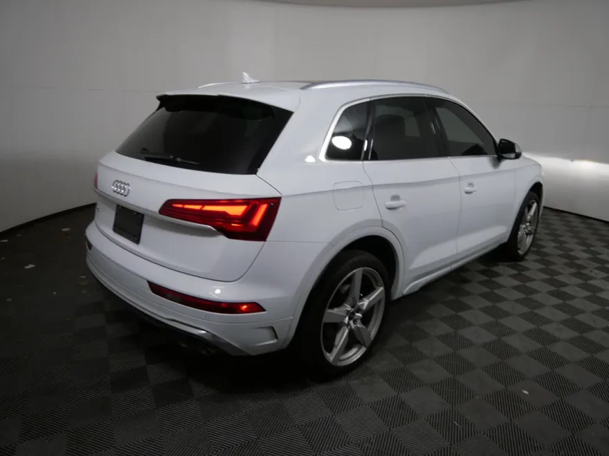 2022 Audi SQ5 Premium Plus photo 1