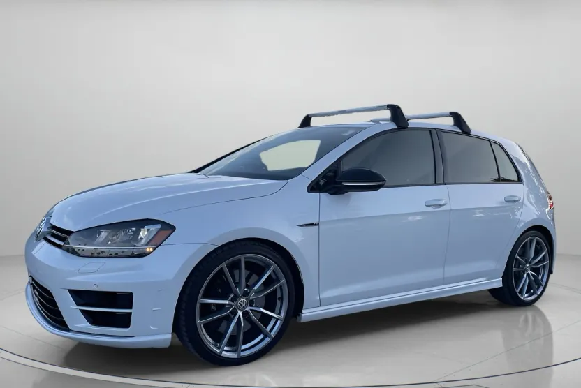 2017 Volkswagen Golf R 4Motion photo 1