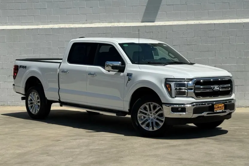 2025 Ford F-150 Lariat photo 1