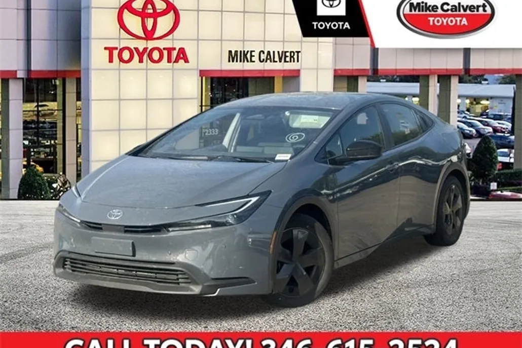 2025 Toyota Prius LE photo 1