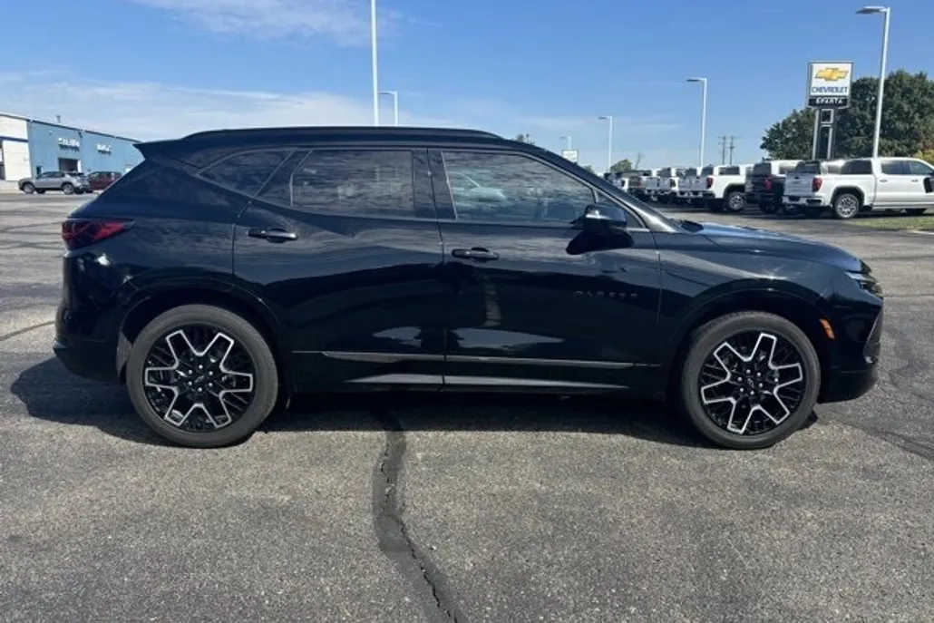 2023 Chevrolet Blazer RS photo 1