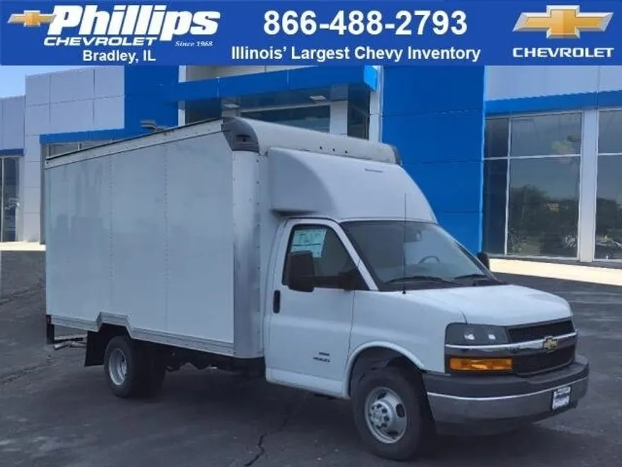 2024 Chevrolet Express Cutaway Van photo 1