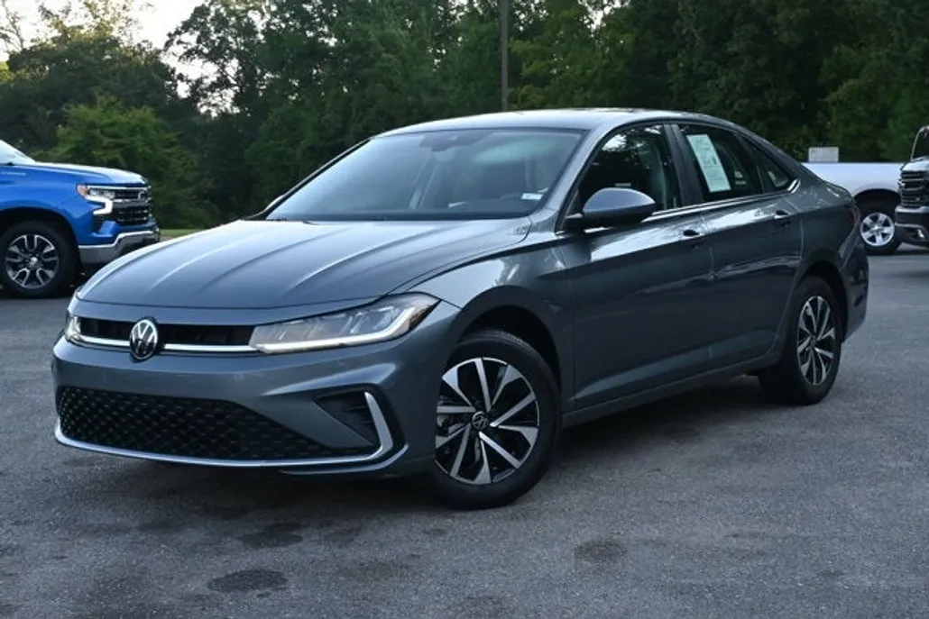 2025 Volkswagen Jetta S photo 1