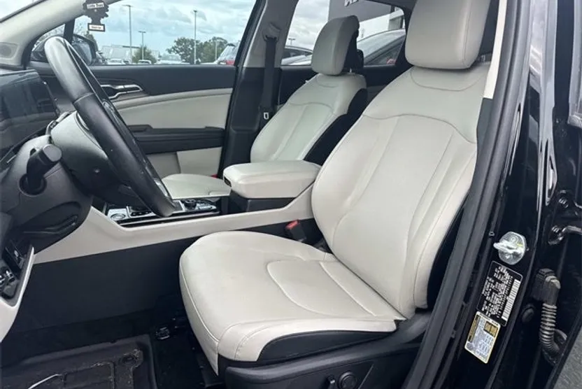 2023 Kia Sportage EX photo 1