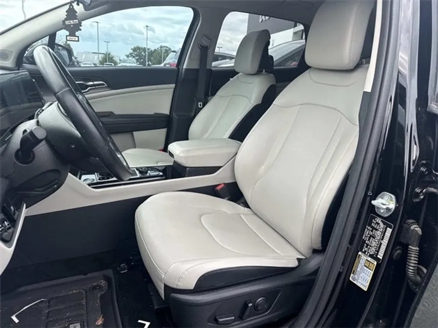 2023 Kia Sportage EX photo 1