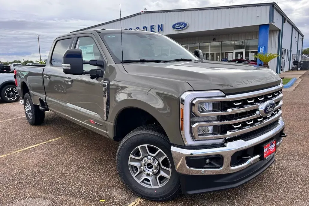 2026 Ford F-350 Lariat photo 1