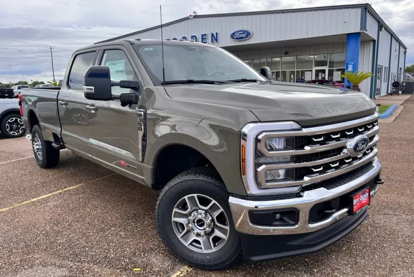 2026 Ford F-350 Lariat photo 1